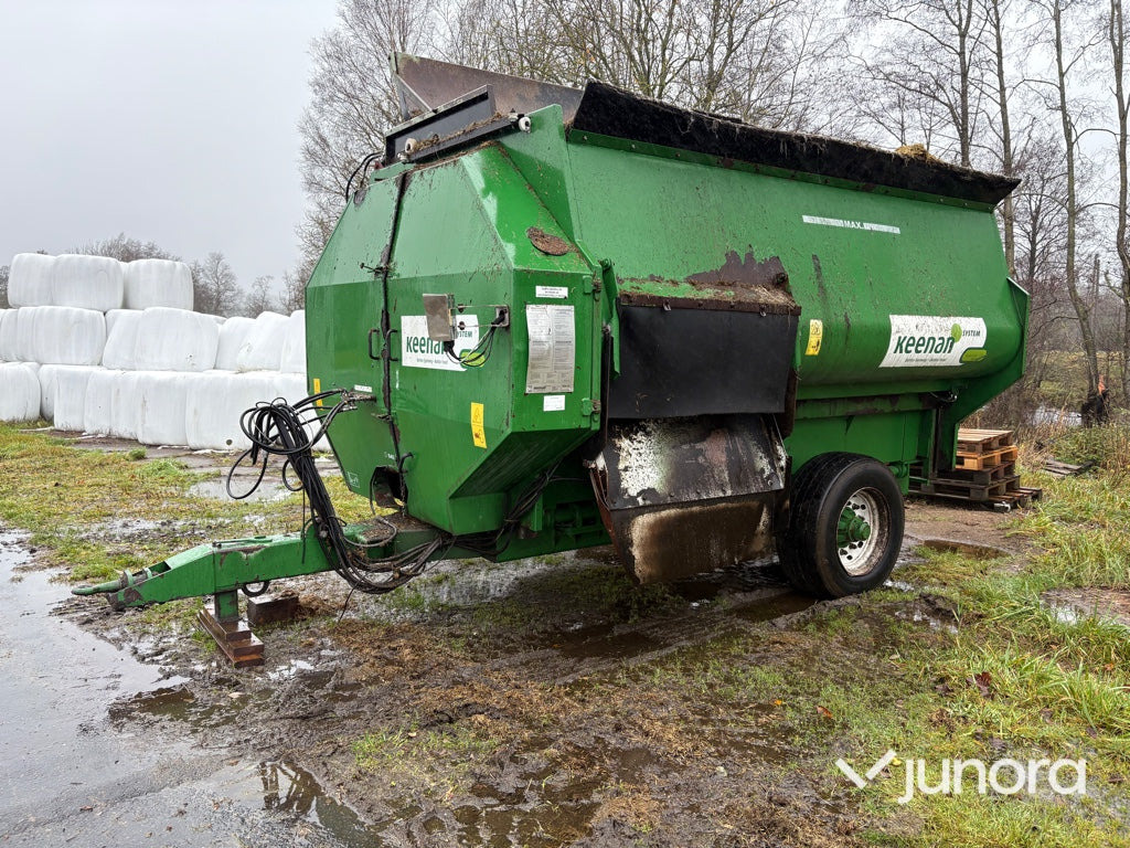Foderblandare - Keenan, 2004 - Etetőkocsi: 1 kép. Foderblandare - Keenan, 2004 - Etetőkocsi: 1 kép.