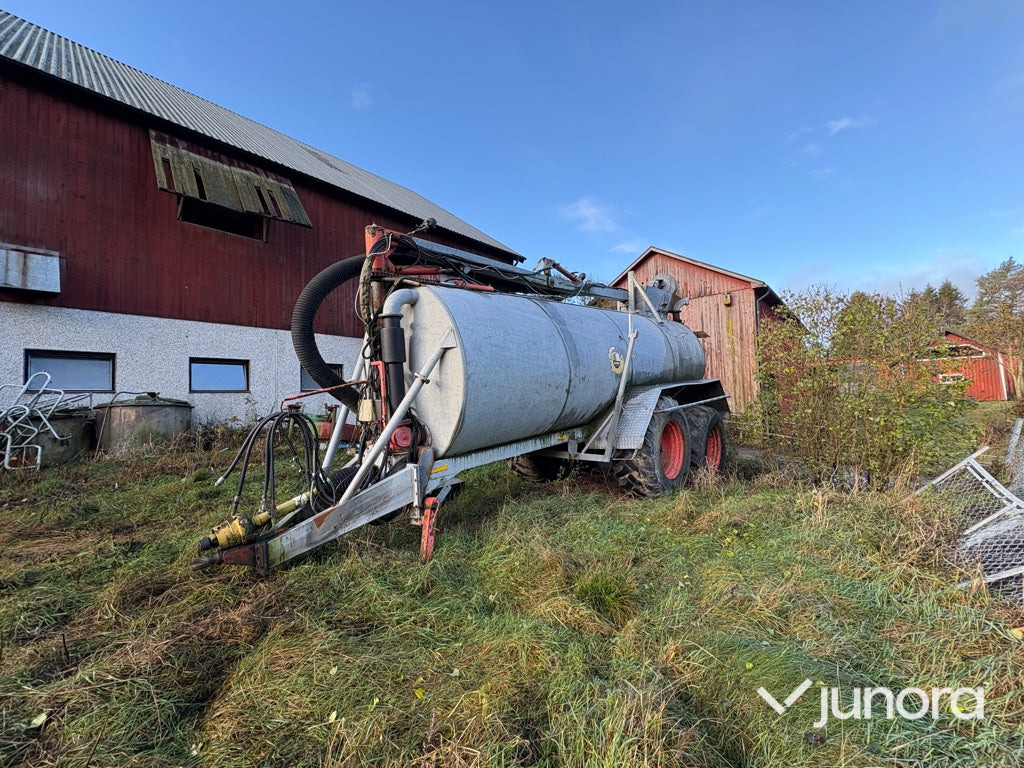 Gödseltunna - KIMADAN 15 kubik - Szippantó tartálykocsi: 1 kép. Gödseltunna - KIMADAN 15 kubik - Szippantó tartálykocsi: 1 kép.