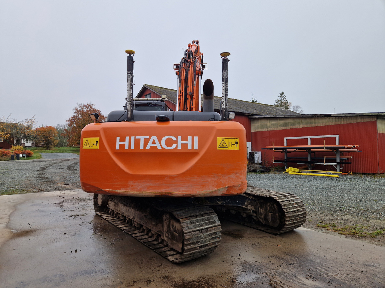 Grävmaskin - Hitachi, Zaxis 210 LC - Lánctalpas kotró: 2 kép. Grävmaskin - Hitachi, Zaxis 210 LC - Lánctalpas kotró: 2 kép.