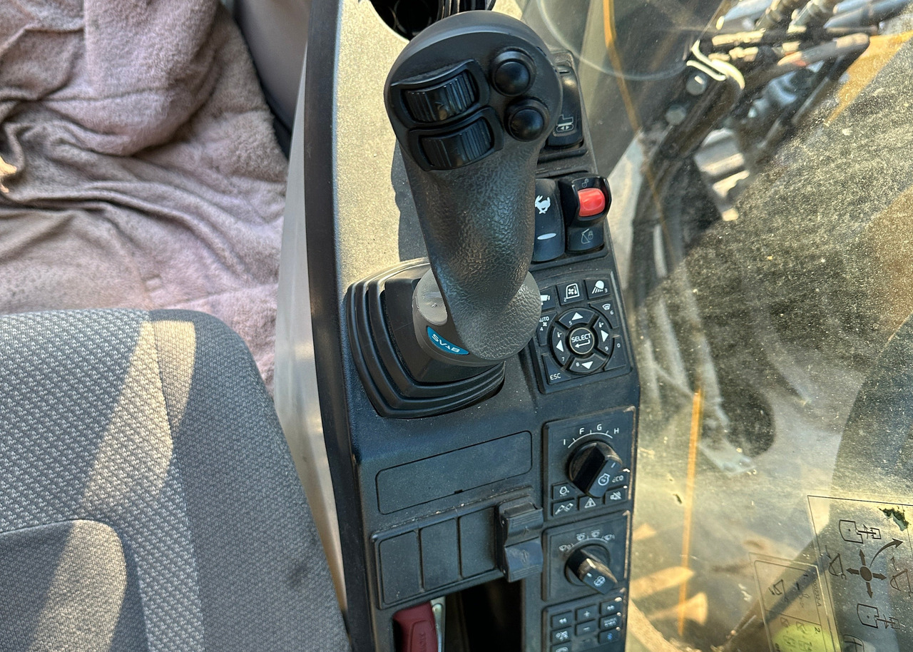 Lánctalpas kotró Grävmaskin - Volvo, EC 220 EL: 16 kép. Lánctalpas kotró Grävmaskin - Volvo, EC 220 EL: 16 kép.