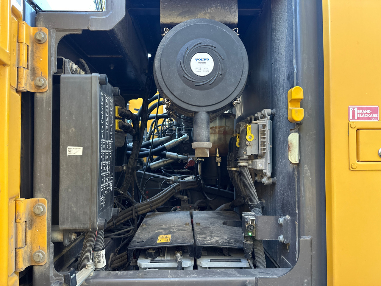 Lánctalpas kotró Grävmaskin - Volvo, EC 220 EL: 18 kép. Lánctalpas kotró Grävmaskin - Volvo, EC 220 EL: 18 kép.