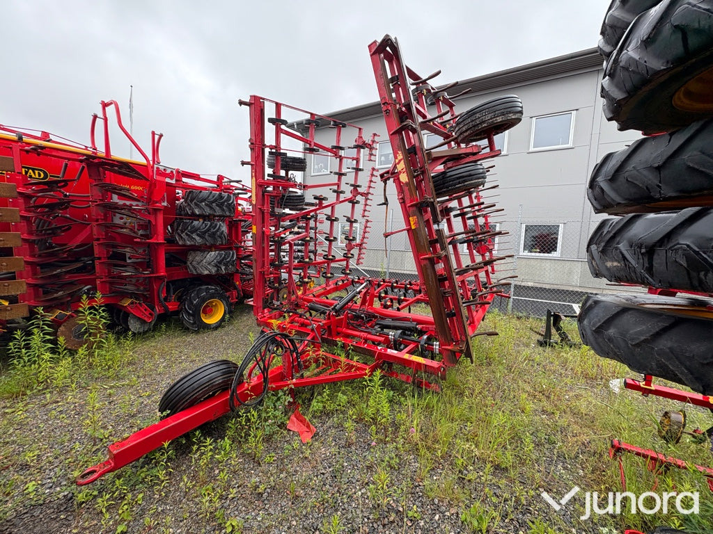 Harv Väderstad NZG 800 - Kultivátor: 3 kép. Harv Väderstad NZG 800 - Kultivátor: 3 kép.