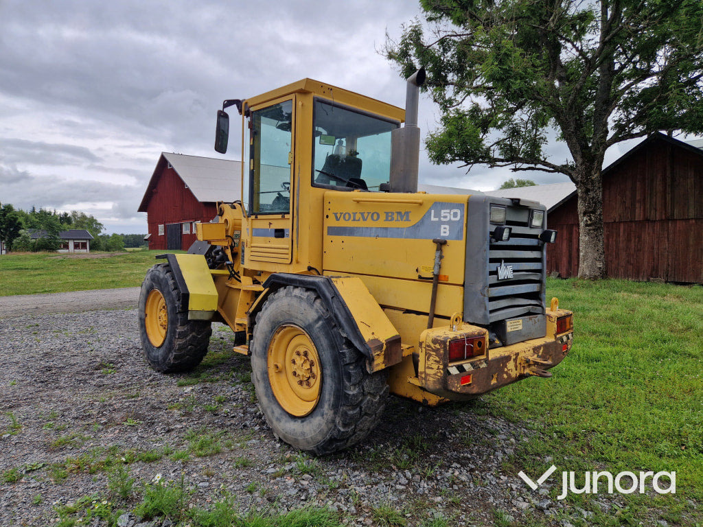 Hjullastare Volvo BM L50B - Gumikerekes homlokrakodó: 5 kép. Hjullastare Volvo BM L50B - Gumikerekes homlokrakodó: 5 kép.