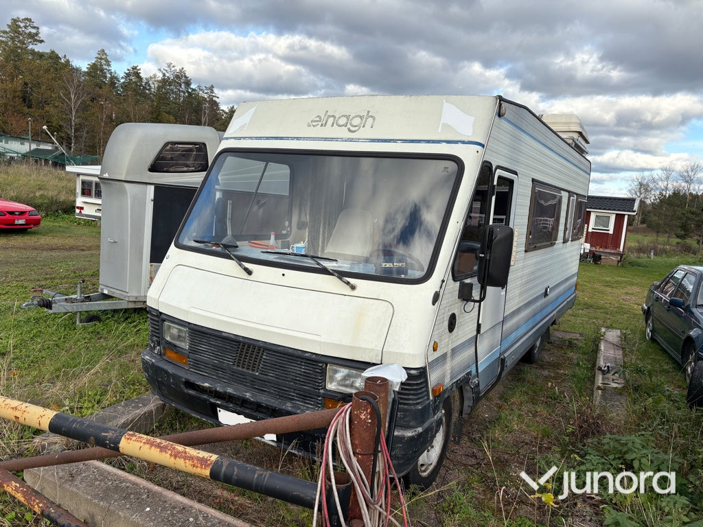 Husbil - Fiat Ducato 660LX - Kempingautó: 1 kép. Husbil - Fiat Ducato 660LX - Kempingautó: 1 kép.