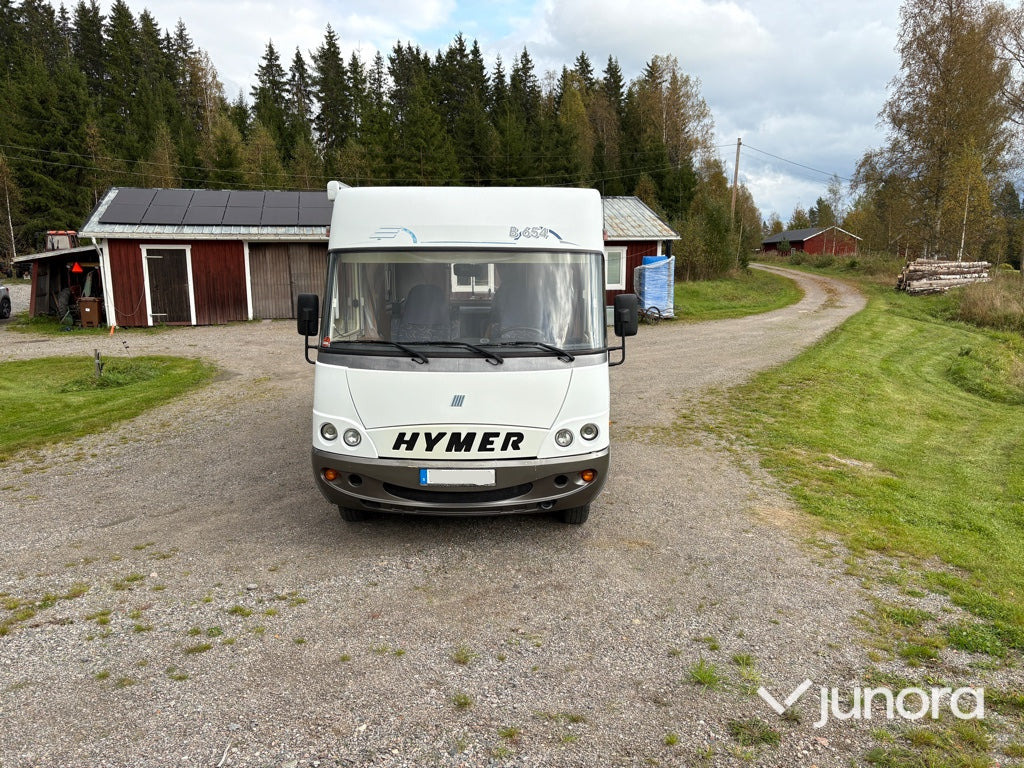 Husbil Hymer B654 - Integrált lakóautó: 2 kép. Husbil Hymer B654 - Integrált lakóautó: 2 kép.