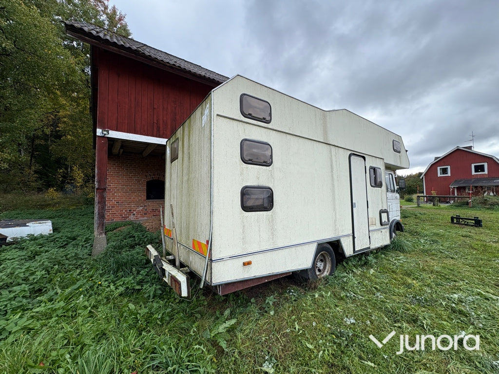 Husbil - Mercedes Benz, LP 608/32 - Kempingautó: 4 kép. Husbil - Mercedes Benz, LP 608/32 - Kempingautó: 4 kép.