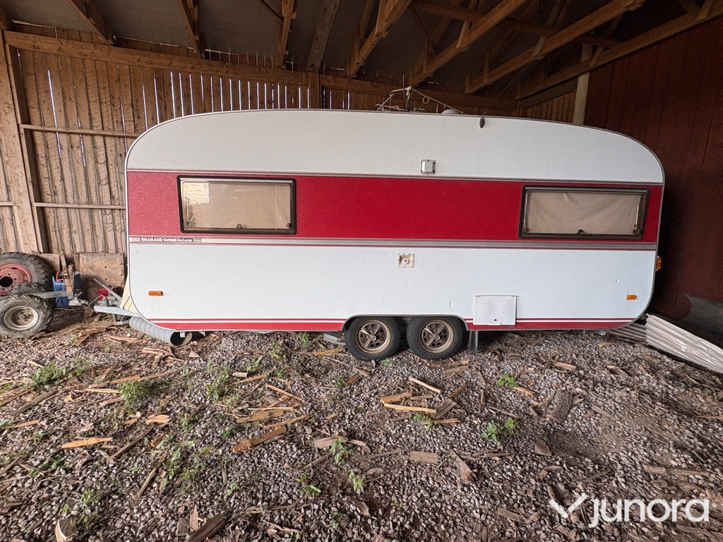Husvagn - Kabe, Smaragd Grand Deluxe - Lakókocsi: 2 kép. Husvagn - Kabe, Smaragd Grand Deluxe - Lakókocsi: 2 kép.