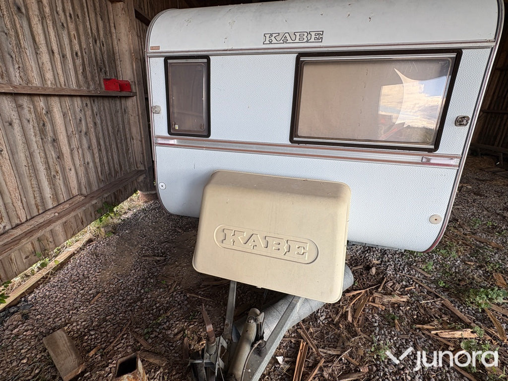 Husvagn - Kabe, Smaragd Grand Deluxe - Lakókocsi: 5 kép. Husvagn - Kabe, Smaragd Grand Deluxe - Lakókocsi: 5 kép.