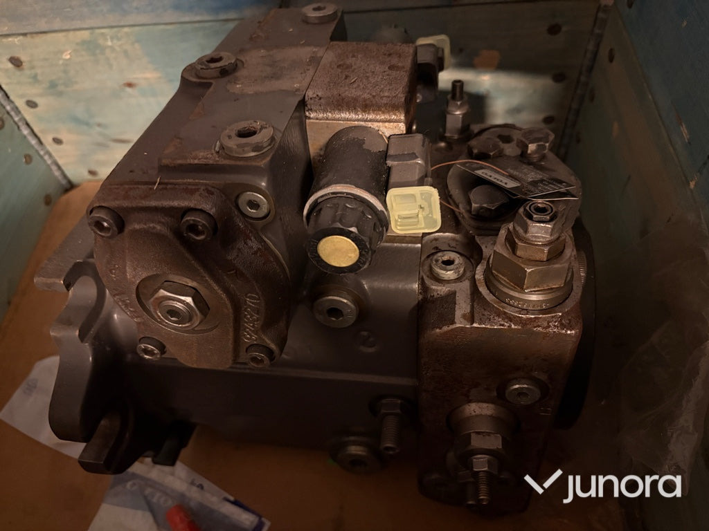 Hydraulpump - Volvo L30/L35B - Hidraulikus szivattyú - Építőipari gépek: 5 kép. Hydraulpump - Volvo L30/L35B - Hidraulikus szivattyú - Építőipari gépek: 5 kép.