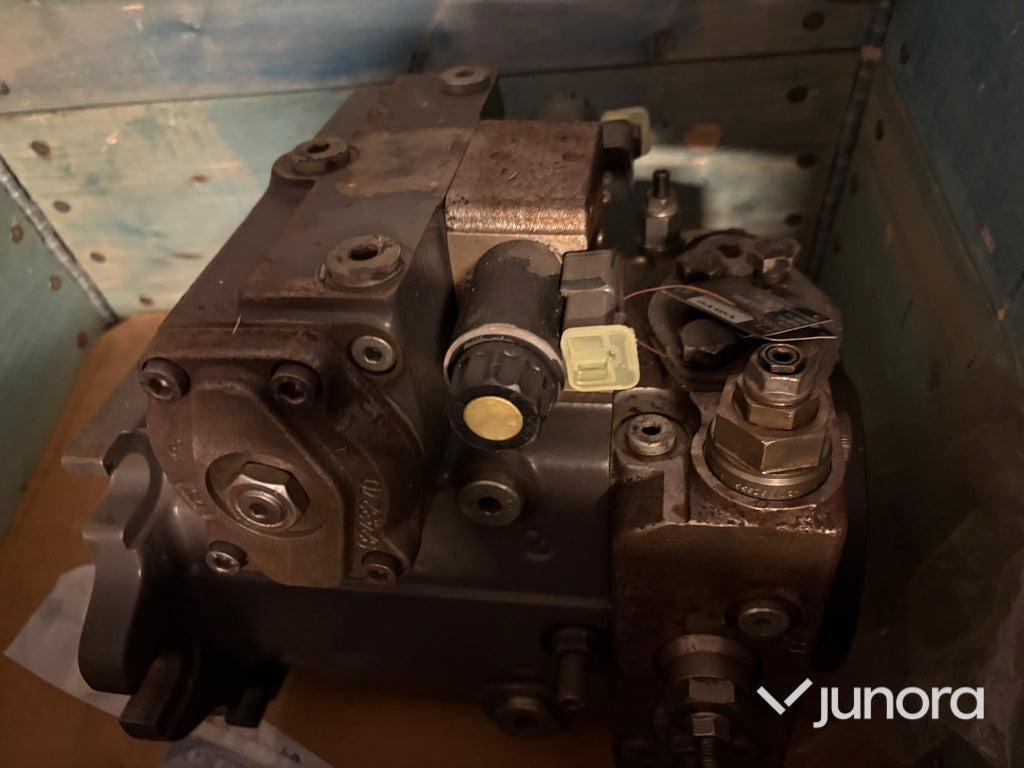 Hydraulpump - Volvo L30/L35B - Hidraulikus szivattyú - Építőipari gépek: 4 kép. Hydraulpump - Volvo L30/L35B - Hidraulikus szivattyú - Építőipari gépek: 4 kép.