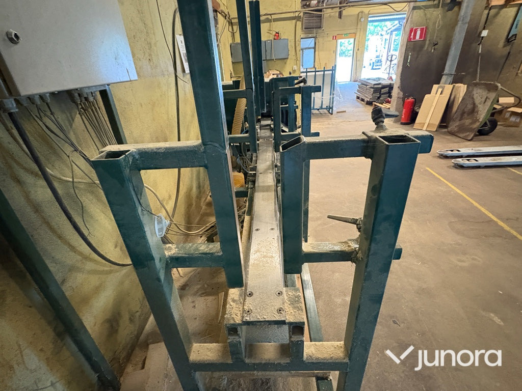 Kloss-kap - Faipari gép: 3 kép. Kloss-kap - Faipari gép: 3 kép.