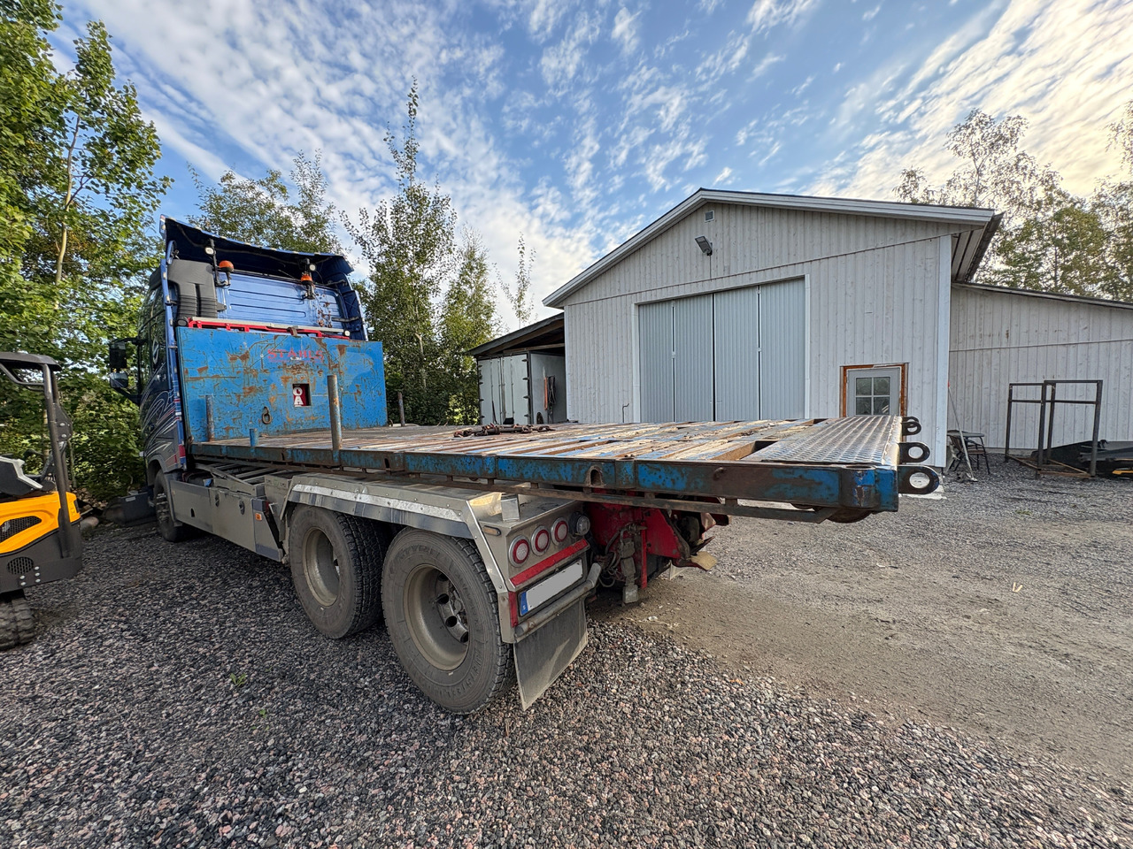 Lastbil - Volvo, FH16 6*4 - Platós teherautó: 5 kép. Lastbil - Volvo, FH16 6*4 - Platós teherautó: 5 kép.