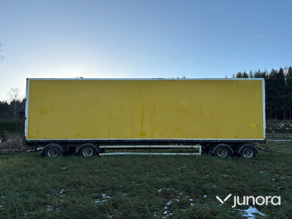 Lastbilssläp - BRIAB SBLB4S—36-124 - Pótkocsi dobozos: 5 kép. Lastbilssläp - BRIAB SBLB4S—36-124 - Pótkocsi dobozos: 5 kép.