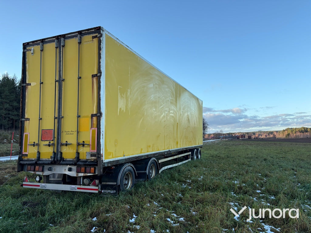 Lastbilssläp - BRIAB SBLB4S—36-124 - Pótkocsi dobozos: 4 kép. Lastbilssläp - BRIAB SBLB4S—36-124 - Pótkocsi dobozos: 4 kép.