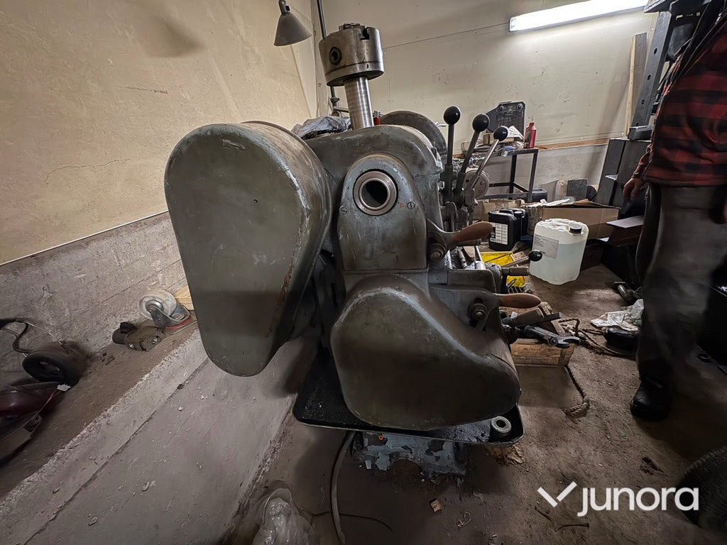 Metallsvarv - Munktells C40 - Fémeszterga: 4 kép. Metallsvarv - Munktells C40 - Fémeszterga: 4 kép.