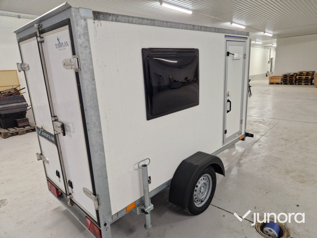 Mini Camper / Släp - Tomplan - Lakókocsi: 4 kép. Mini Camper / Släp - Tomplan - Lakókocsi: 4 kép.