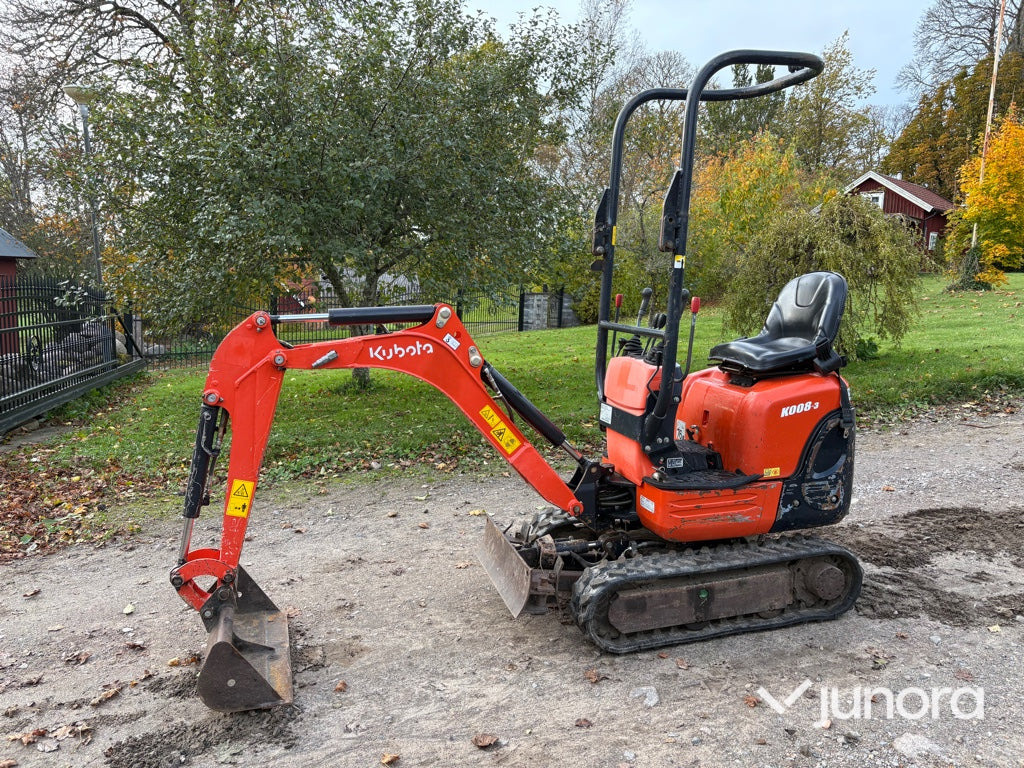 Minigrävare - Kubota, K008-3 - Minikotró: 2 kép. Minigrävare - Kubota, K008-3 - Minikotró: 2 kép.