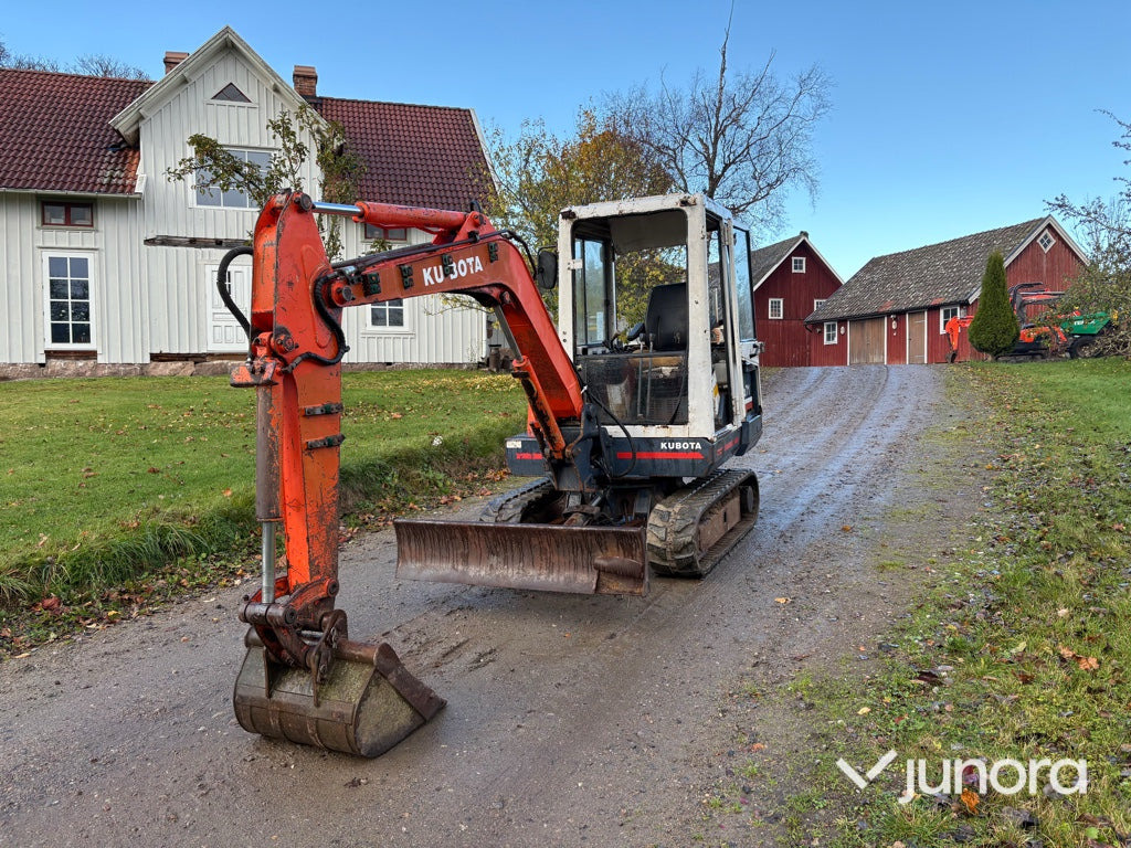 Minigrävare - Kubota, KX71 - Minikotró: 1 kép. Minigrävare - Kubota, KX71 - Minikotró: 1 kép.