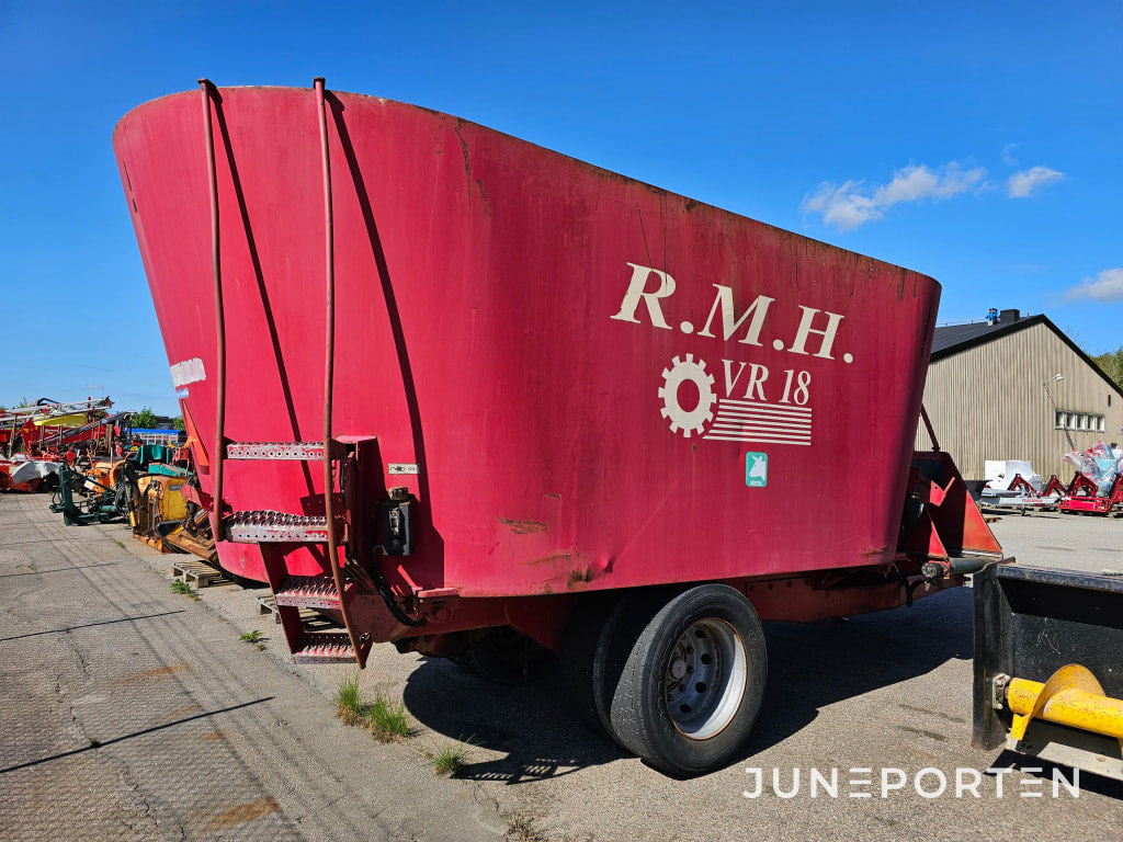 Mixervagn R.M.H VR18 - Etetőkocsi: 1 kép. Mixervagn R.M.H VR18 - Etetőkocsi: 1 kép.