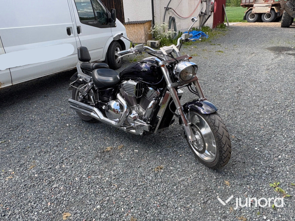 Motorcykel Honda VTX 1800C - Motorkerékpár: 5 kép. Motorcykel Honda VTX 1800C - Motorkerékpár: 5 kép.