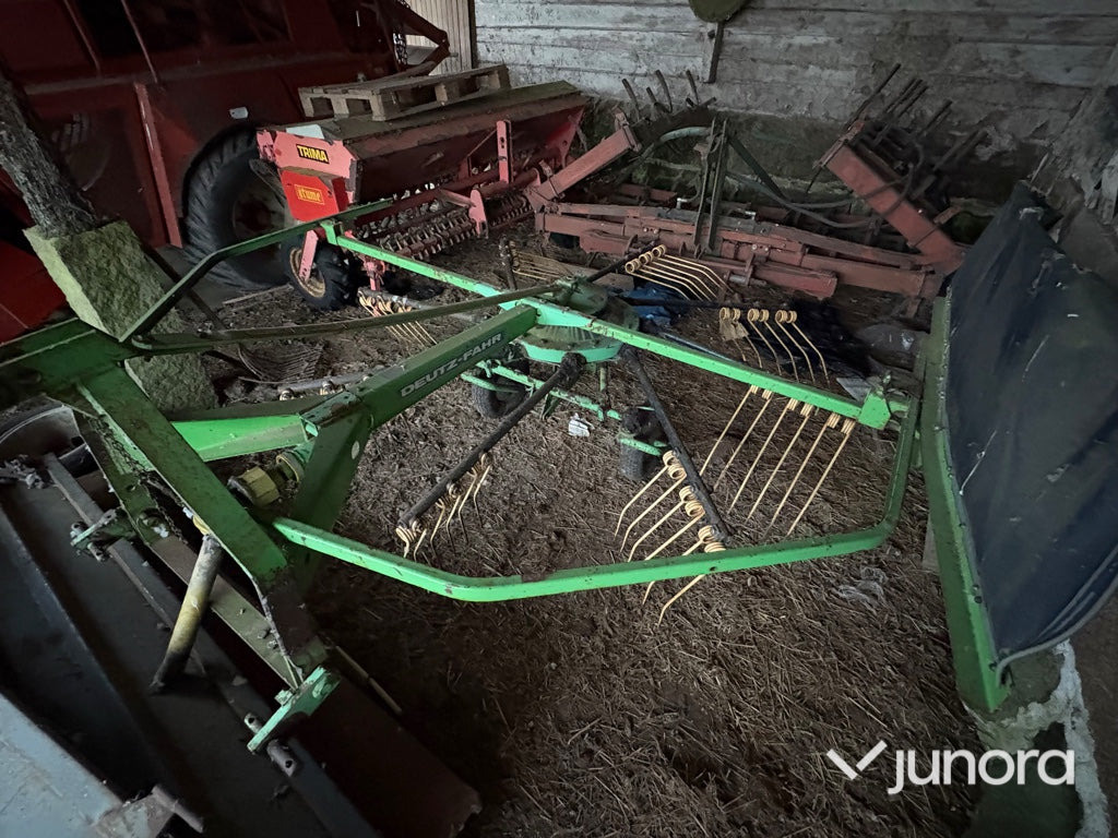 Rotorsträngläggare - Deutz-Fahr - Szénaforgató: 1 kép. Rotorsträngläggare - Deutz-Fahr - Szénaforgató: 1 kép.