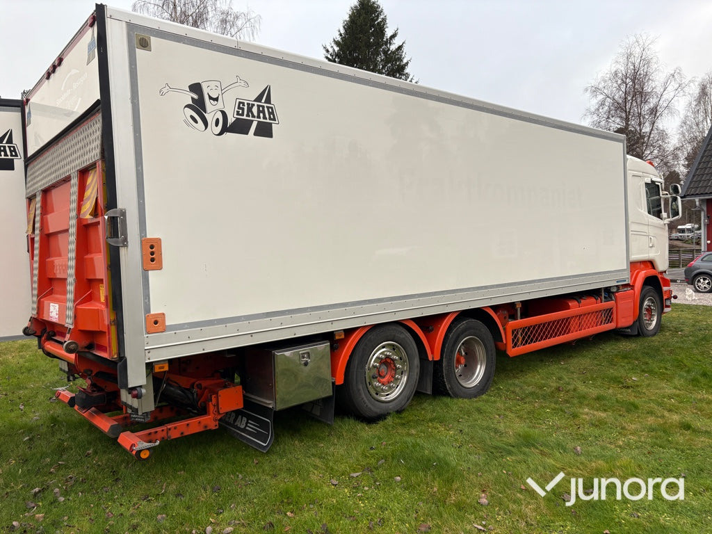 Skåpbil - Scania R410LB - Dobozos felépítményű teherautó: 5 kép. Skåpbil - Scania R410LB - Dobozos felépítményű teherautó: 5 kép.