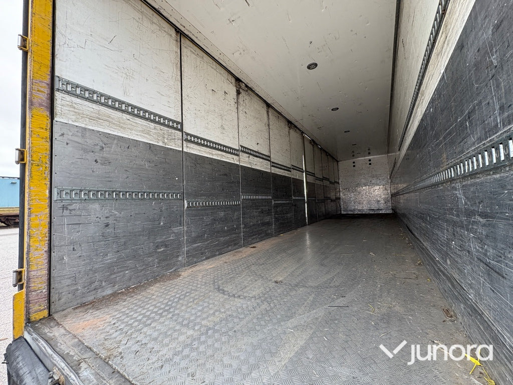 Pótkocsi dobozos Skåpsläp - Kaupe 12.6 4UTPE: 9 kép. Pótkocsi dobozos Skåpsläp - Kaupe 12.6 4UTPE: 9 kép.