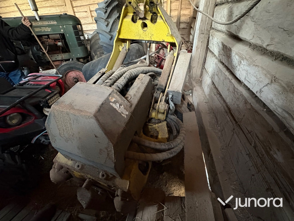 Skördaraggregat - Timberjack, H742 - Erdészeti fej: 3 kép. Skördaraggregat - Timberjack, H742 - Erdészeti fej: 3 kép.