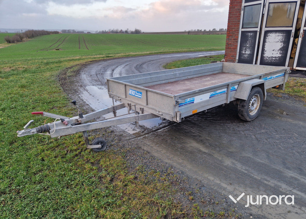 Släp - Rekotrailer, FF 1912 - Platós pótkocsi: 1 kép. Släp - Rekotrailer, FF 1912 - Platós pótkocsi: 1 kép.