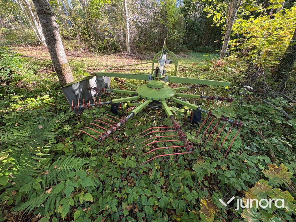 Strängläggare Claas Liner 3305 - Szénaforgató: 1 kép. Strängläggare Claas Liner 3305 - Szénaforgató: 1 kép.
