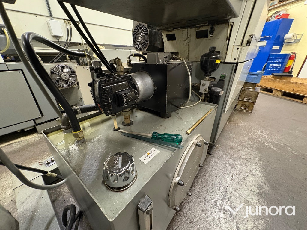 Svarv - Traub, TNM 28 - Fémeszterga: 2 kép. Svarv - Traub, TNM 28 - Fémeszterga: 2 kép.