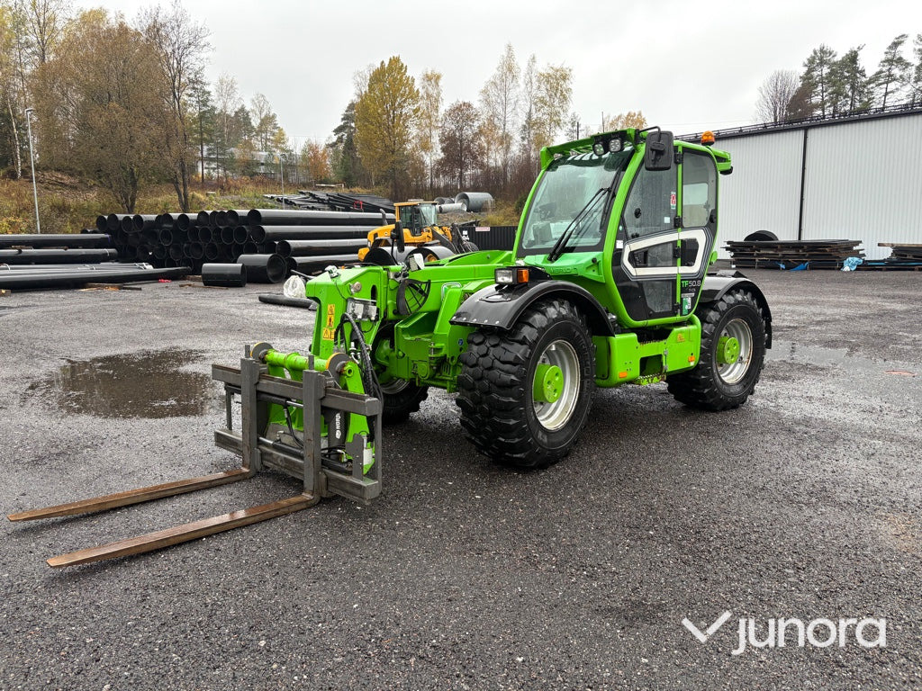 Teleskoplastare - Merlo, TF50.8-156CVT - Teleszkópos rakodó: 1 kép. Teleskoplastare - Merlo, TF50.8-156CVT - Teleszkópos rakodó: 1 kép.