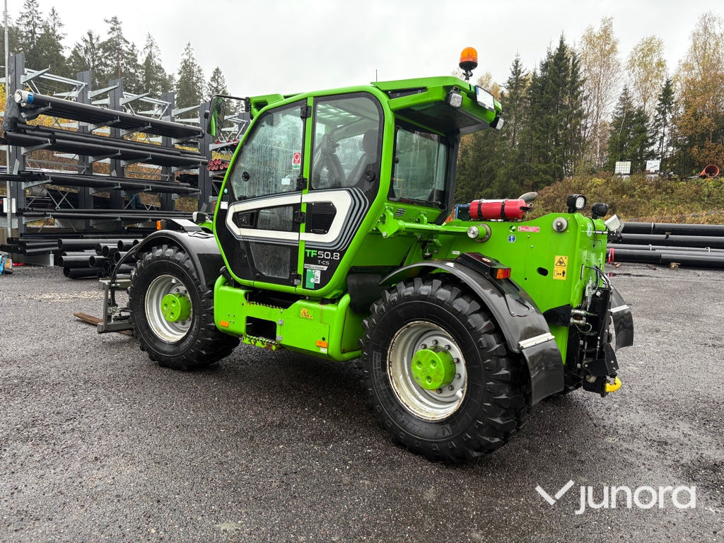 Teleskoplastare - Merlo, TF50.8-156CVT - Teleszkópos rakodó: 4 kép. Teleskoplastare - Merlo, TF50.8-156CVT - Teleszkópos rakodó: 4 kép.