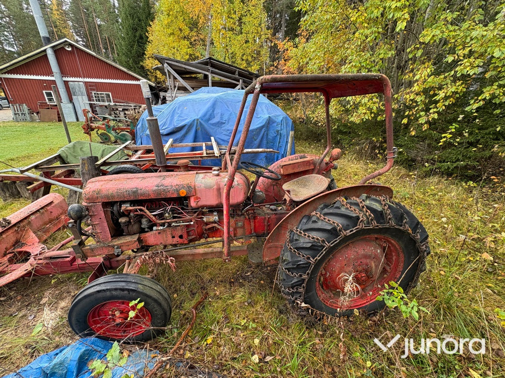 Traktor - BM 425 - Traktor: 5 kép. Traktor - BM 425 - Traktor: 5 kép.