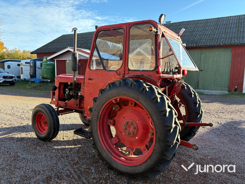 Traktor Bolinder Munktell BM Volvo 400 Buster - Traktor: 3 kép. Traktor Bolinder Munktell BM Volvo 400 Buster - Traktor: 3 kép.