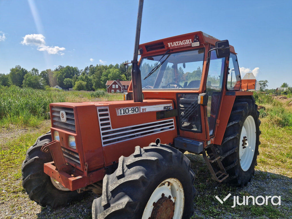 Traktor Fiat 110-90 DT - Traktor: 4 kép. Traktor Fiat 110-90 DT - Traktor: 4 kép.