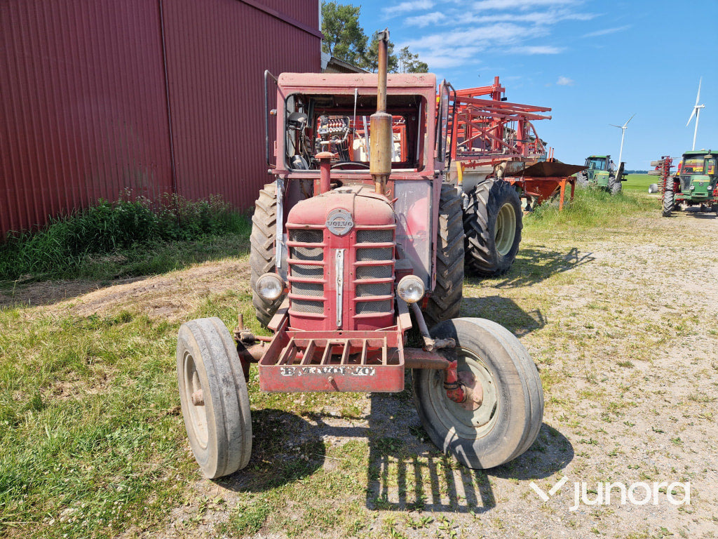 Traktor Volvo BM 350 Boxer - Traktor: 3 kép. Traktor Volvo BM 350 Boxer - Traktor: 3 kép.