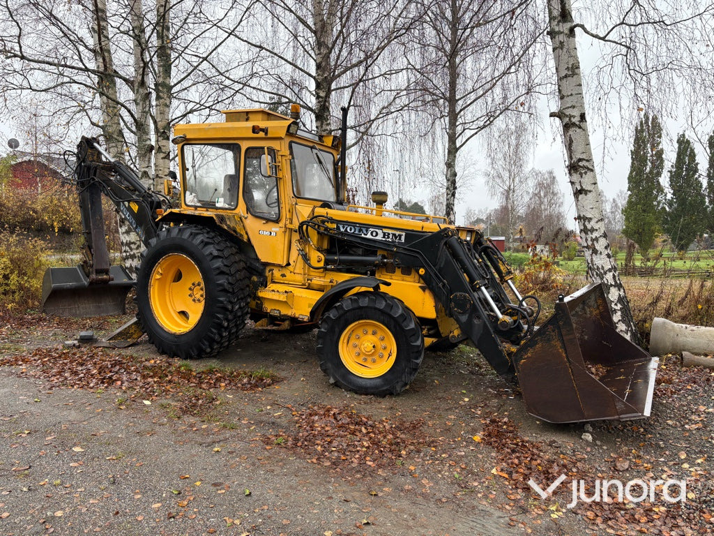 Traktorgrävare - Volvo BM, 616 B - Kotrórakodó: 1 kép. Traktorgrävare - Volvo BM, 616 B - Kotrórakodó: 1 kép.