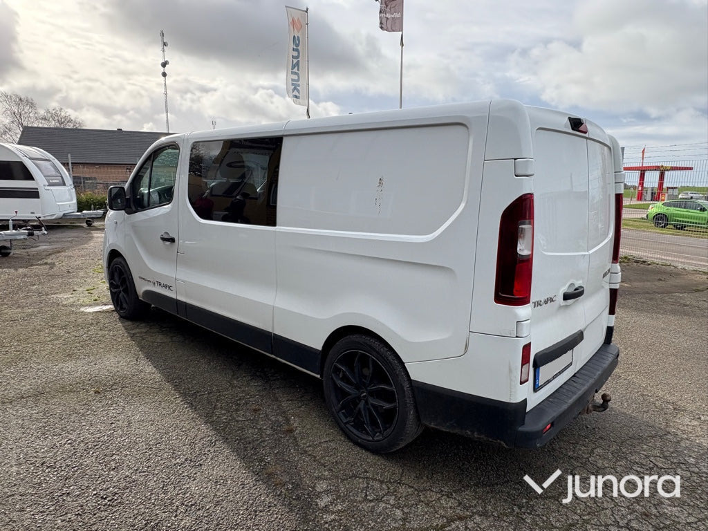 Transportbil – Renault Trafic L2H1 1.6 dCi Twin Turbo - Duplakabinos kisteherautó: 3 kép. Transportbil – Renault Trafic L2H1 1.6 dCi Twin Turbo - Duplakabinos kisteherautó: 3 kép.