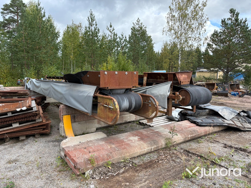 Transportörer - Futószalag: 3 kép. Transportörer - Futószalag: 3 kép.