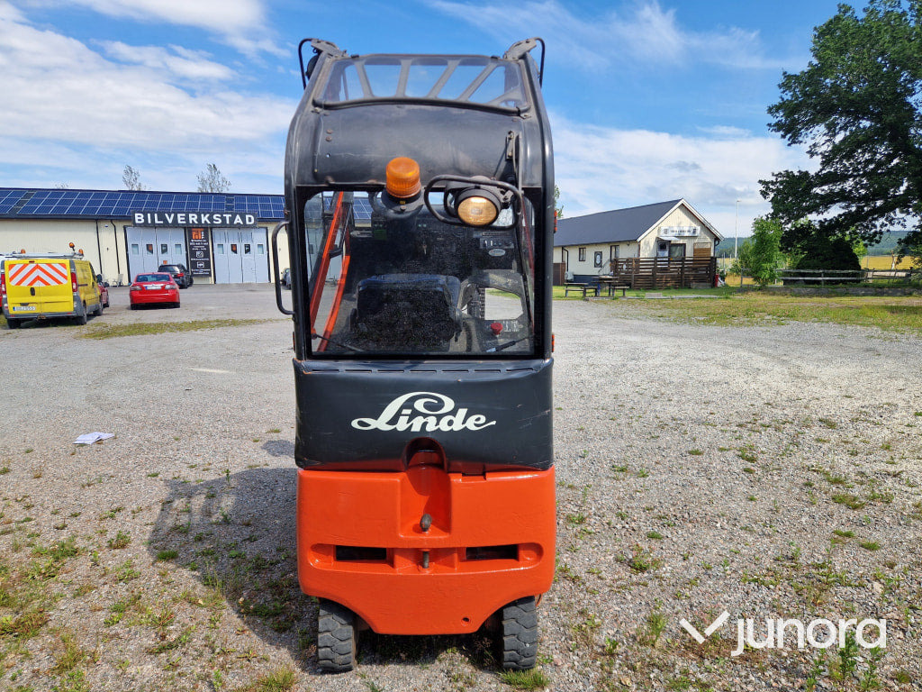 Truck Linde E20/600 - Elektromos targonca: 3 kép. Truck Linde E20/600 - Elektromos targonca: 3 kép.