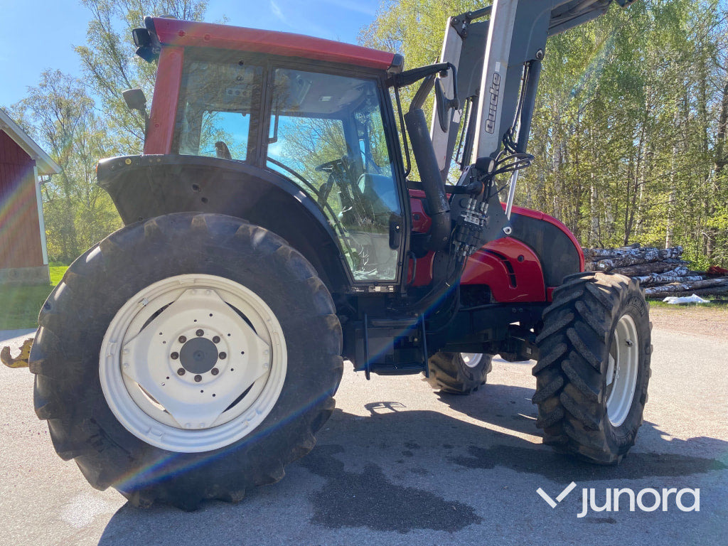 Valtra Valmet N101 - Traktor: 5 kép. Valtra Valmet N101 - Traktor: 5 kép.
