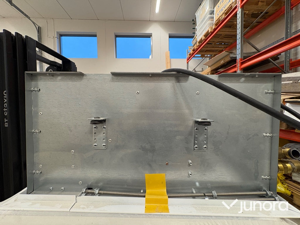 Varmluftsridå – 2VV VCFB150VZP00EV - Építőipari fűtőelem: 3 kép. Varmluftsridå – 2VV VCFB150VZP00EV - Építőipari fűtőelem: 3 kép.