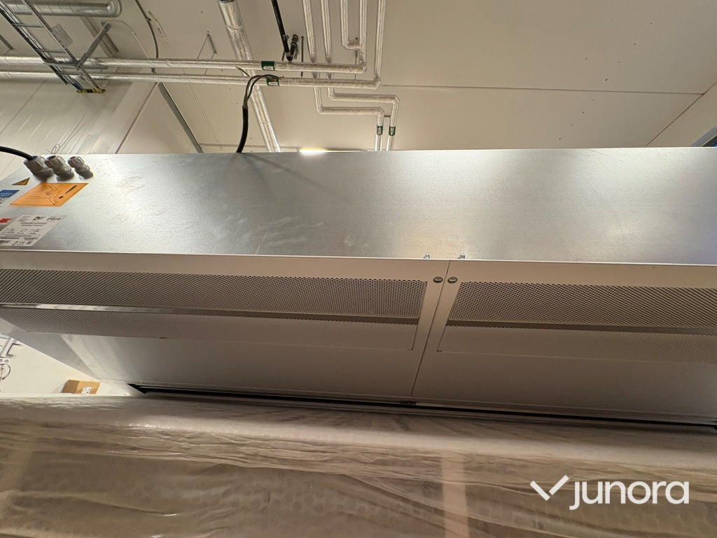 Varmluftsridå – 2VV VCFB150VZP00EV - Építőipari fűtőelem: 2 kép. Varmluftsridå – 2VV VCFB150VZP00EV - Építőipari fűtőelem: 2 kép.