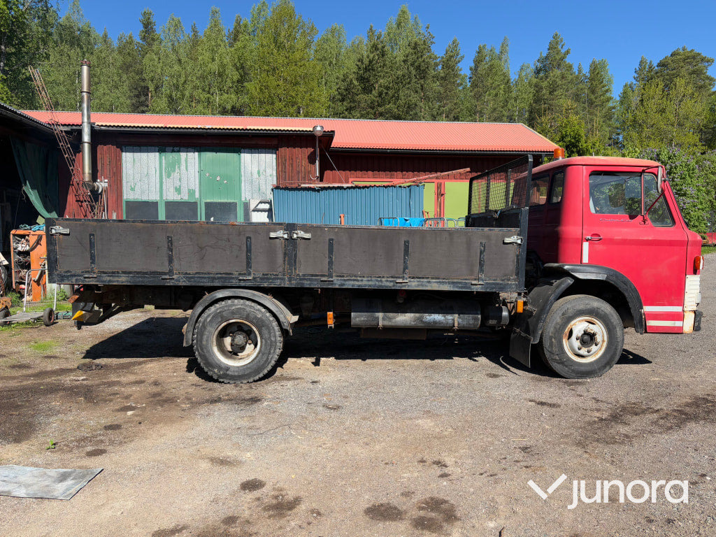 Veteranlastbil - Ford, D 550 Custom Cab - Platós teherautó: 2 kép. Veteranlastbil - Ford, D 550 Custom Cab - Platós teherautó: 2 kép.