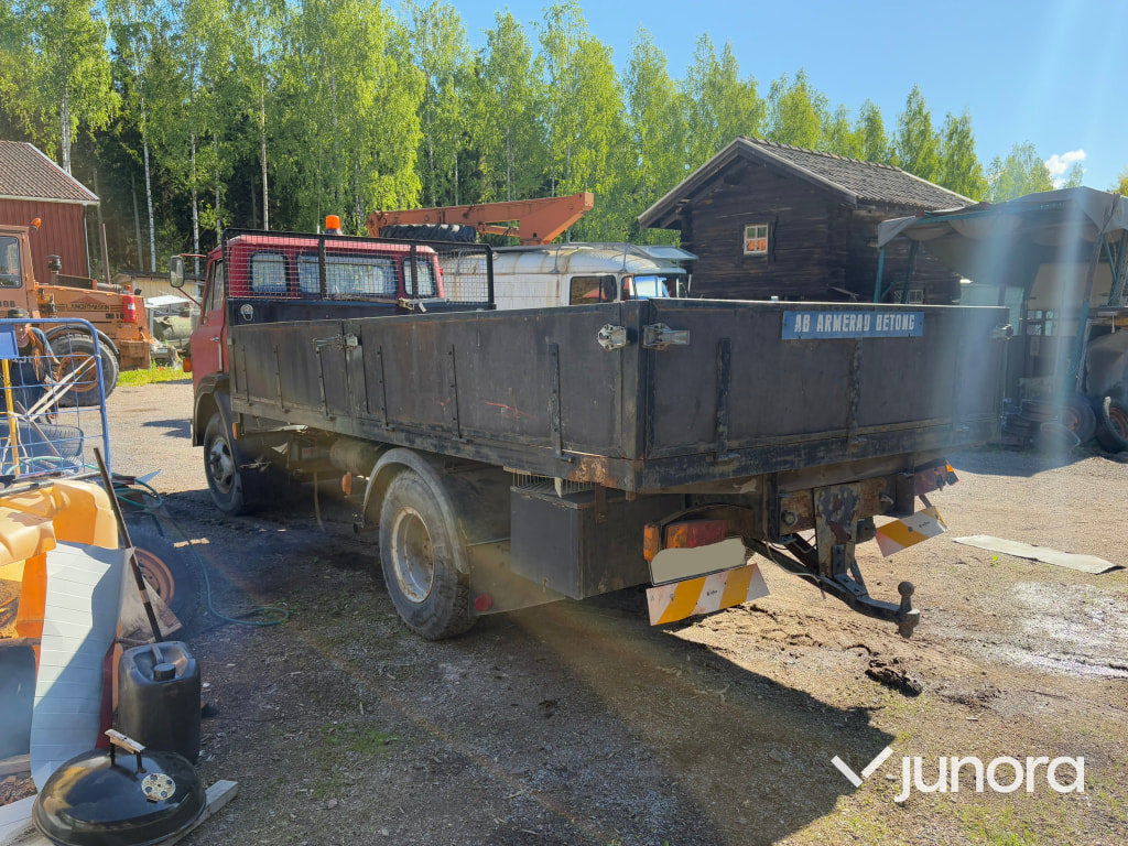 Veteranlastbil - Ford, D 550 Custom Cab - Platós teherautó: 4 kép. Veteranlastbil - Ford, D 550 Custom Cab - Platós teherautó: 4 kép.