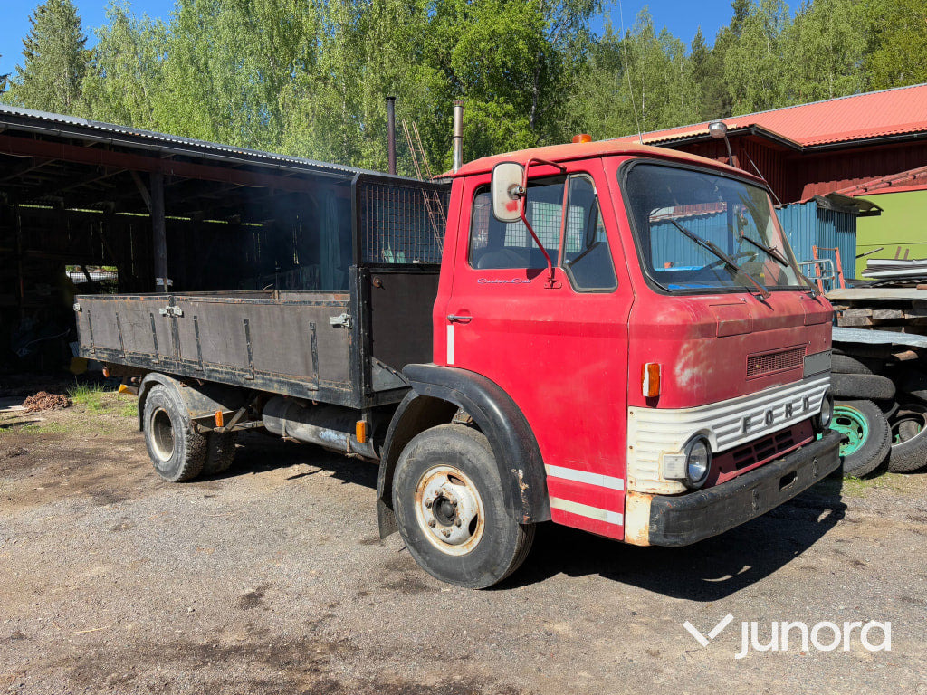 Veteranlastbil - Ford, D 550 Custom Cab - Platós teherautó: 1 kép. Veteranlastbil - Ford, D 550 Custom Cab - Platós teherautó: 1 kép.