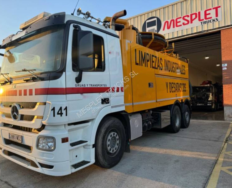 Mercedes Actros 2544 - Szippantós autó: 1 kép. Mercedes Actros 2544 - Szippantós autó: 1 kép.