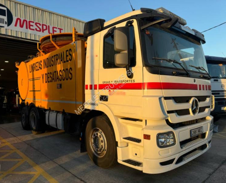 Mercedes Actros 2544 - Szippantós autó: 2 kép. Mercedes Actros 2544 - Szippantós autó: 2 kép.