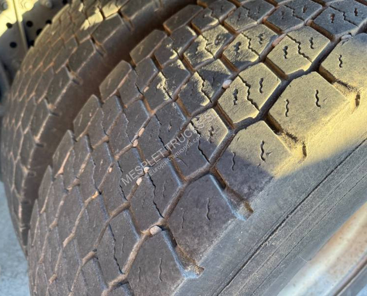 Mercedes Antos 2543 - Horgos rakodó teherautó: 5 kép. Mercedes Antos 2543 - Horgos rakodó teherautó: 5 kép.